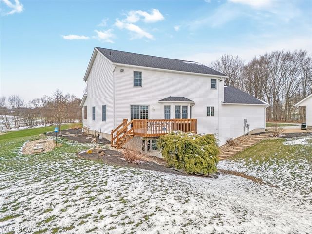 2186 Woodline Avenue SW, North Lawrence, OH 44666