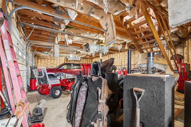 2186 Woodline Avenue SW, North Lawrence, OH 44666