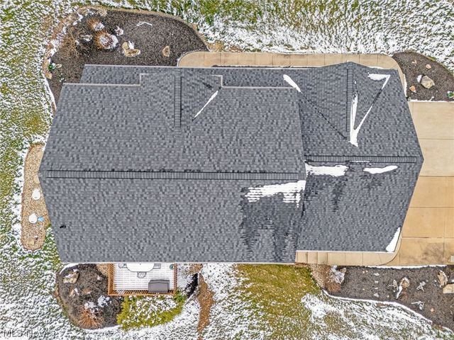 2186 Woodline Avenue SW, North Lawrence, OH 44666