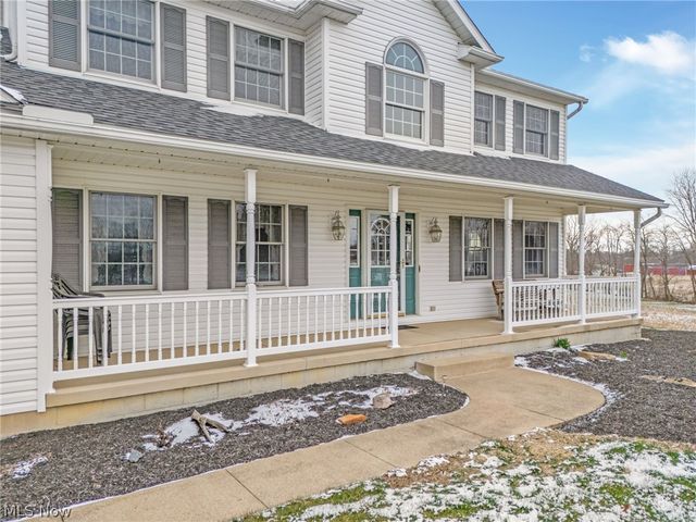 2186 Woodline Avenue SW, North Lawrence, OH 44666