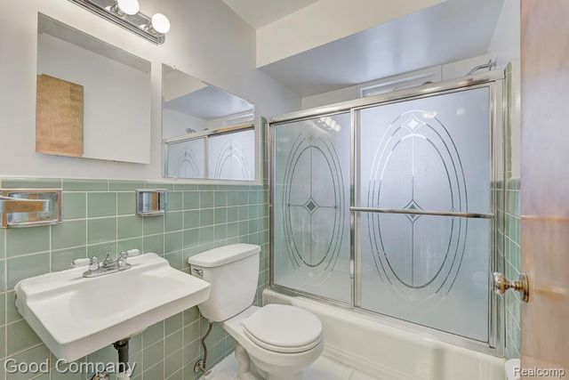 6958 Town Lane, Dearborn Heights, MI 48127