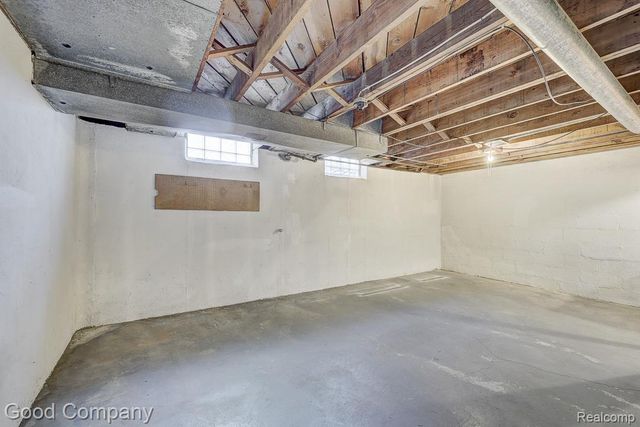 6958 Town Lane, Dearborn Heights, MI 48127