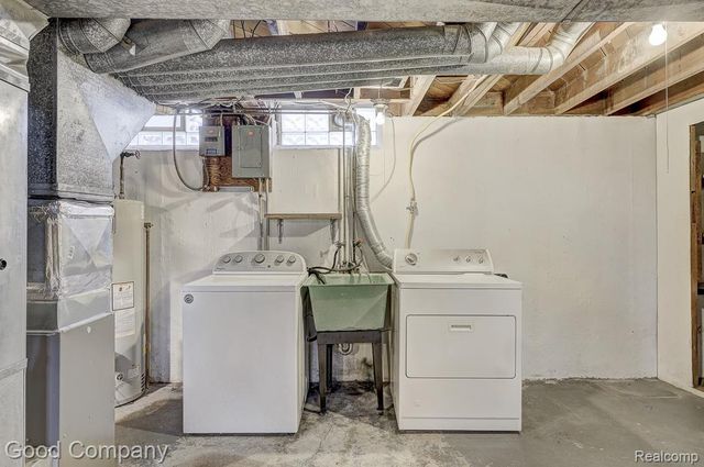 6958 Town Lane, Dearborn Heights, MI 48127