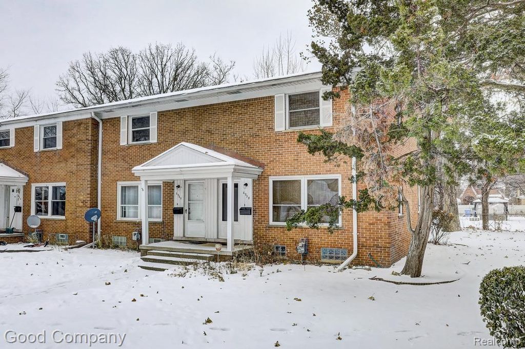 6958 Town Lane, Dearborn Heights, MI 48127