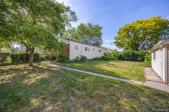 939 S Wildwood Street, Westland, MI 48186