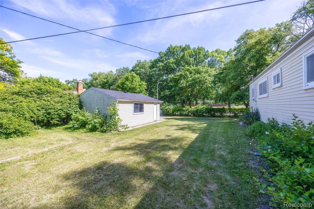 939 S Wildwood Street, Westland, MI 48186