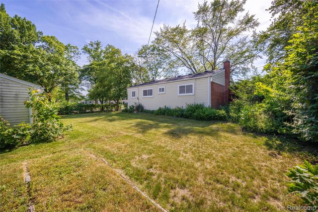 939 S Wildwood Street, Westland, MI 48186