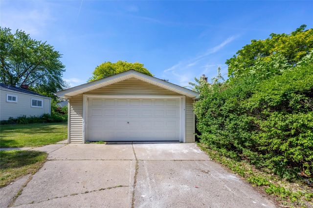 939 S Wildwood Street, Westland, MI 48186