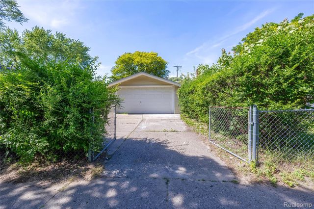 939 S Wildwood Street, Westland, MI 48186