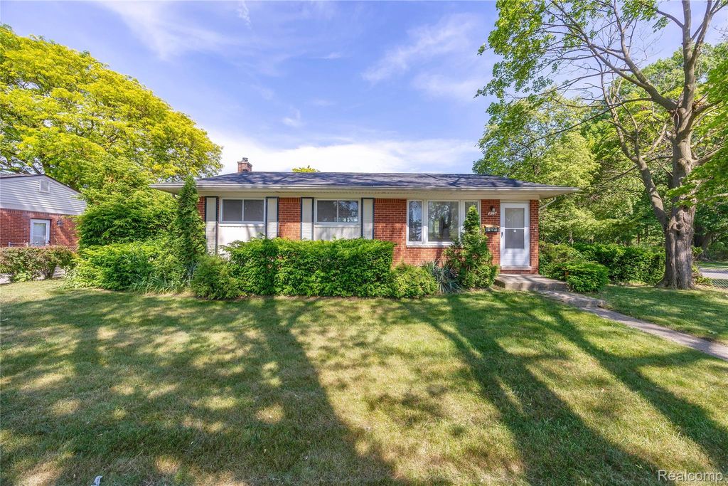 939 S Wildwood Street, Westland, MI 48186