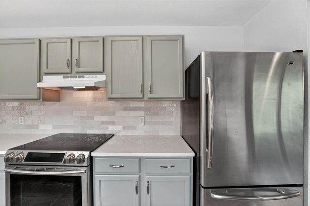 8409 Nairn DR, Austin, TX 78749