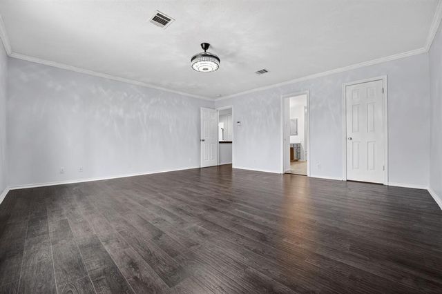 8409 Nairn DR, Austin, TX 78749