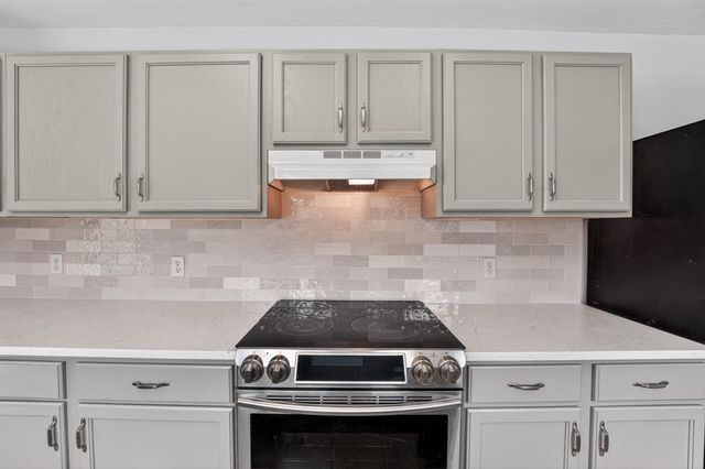 8409 Nairn DR, Austin, TX 78749