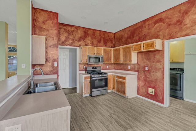 810 Moore Street, Cedar Hill, TX 75104