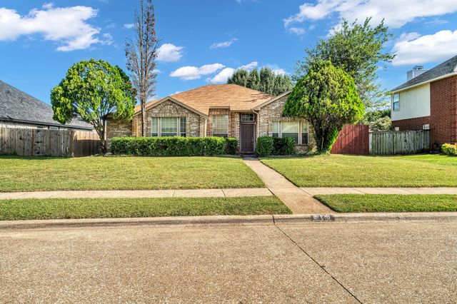 810 Moore Street, Cedar Hill, TX 75104