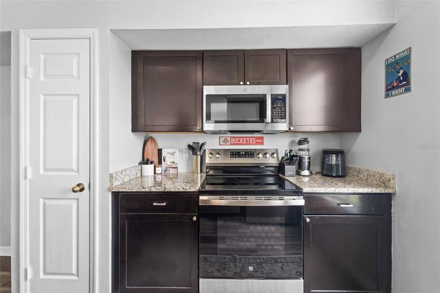 10518 WHITE LAKE COURT 10518, Tampa, FL 33626