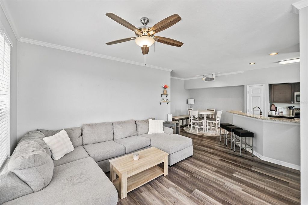 Image 5 of property listing at 10518 WHITE LAKE COURT 10518, Tampa, FL 33626