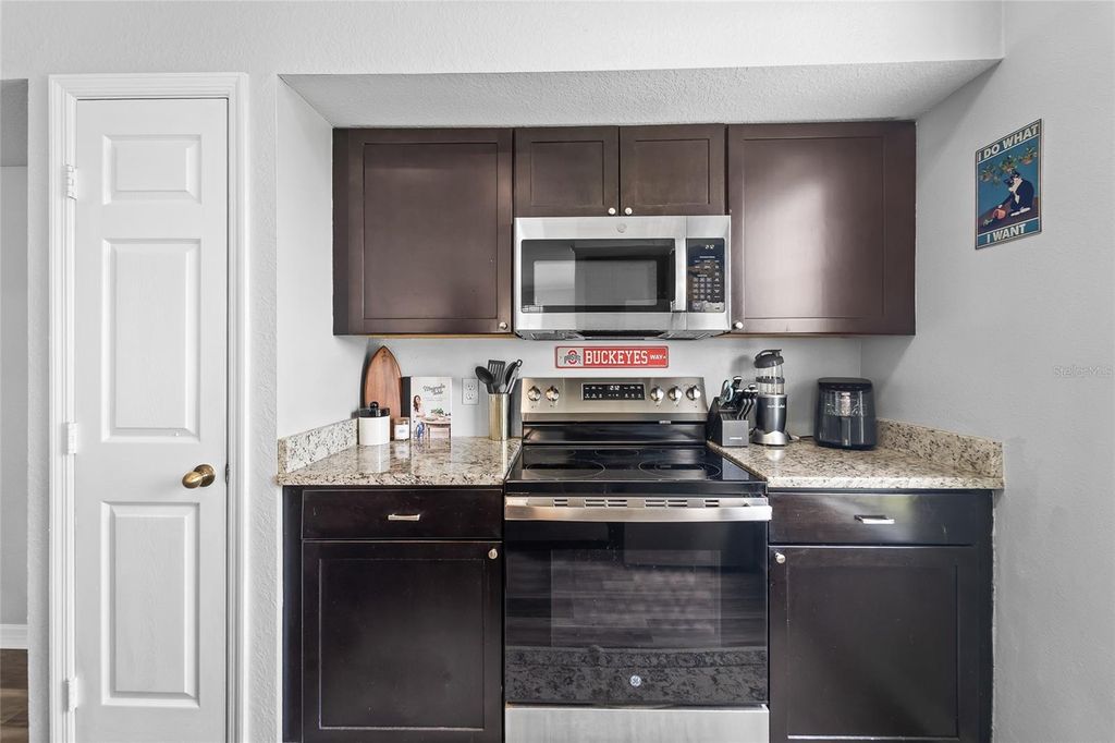 Image 9 of property listing at 10518 WHITE LAKE COURT 10518, Tampa, FL 33626