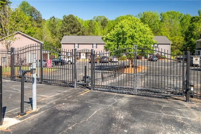 878 Hospital Road, Commerce, GA 30529