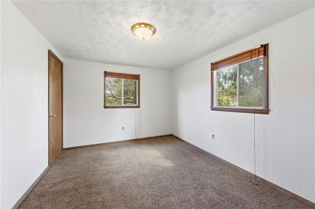 2467 Ankeny Dr, Hampton, PA 15044