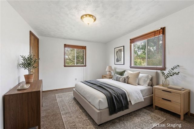 2467 Ankeny Dr, Hampton, PA 15044