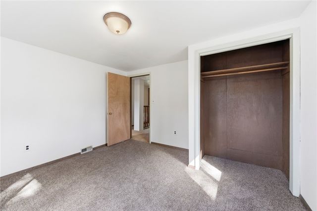 2467 Ankeny Dr, Hampton, PA 15044
