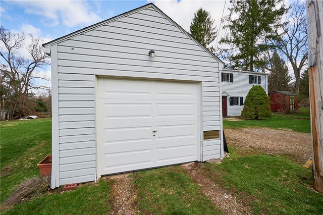 2467 Ankeny Dr, Hampton, PA 15044