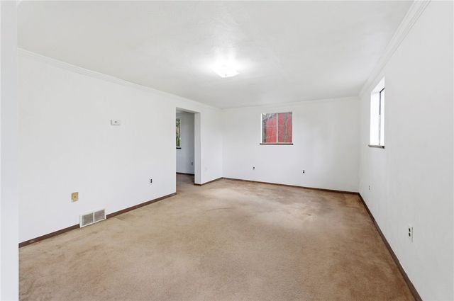 2467 Ankeny Dr, Hampton, PA 15044