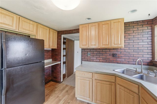 2467 Ankeny Dr, Hampton, PA 15044