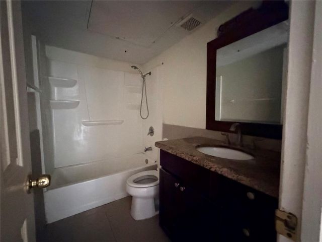 9201 Clarewood Drive 72, Houston, TX 77036