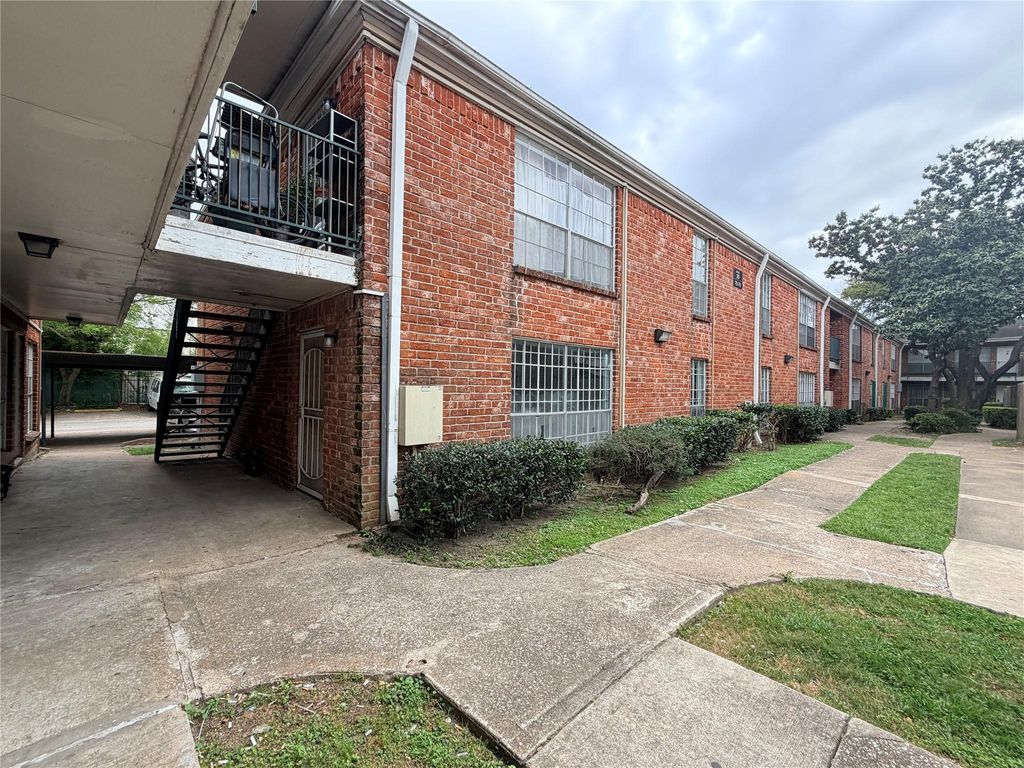 9201 Clarewood Drive 72, Houston, TX 77036