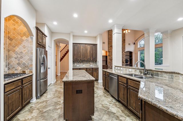 46 Marquise Oaks Place, The Woodlands, TX 77382