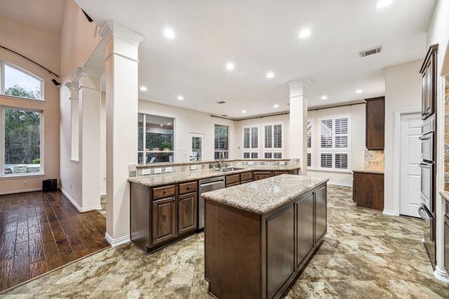 46 Marquise Oaks Place, The Woodlands, TX 77382