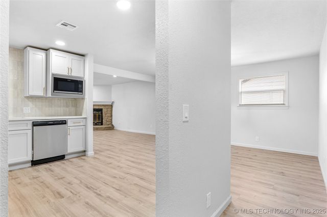 3348 S 82nd East Avenue, Tulsa, OK 74145