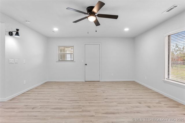 3348 S 82nd East Avenue, Tulsa, OK 74145