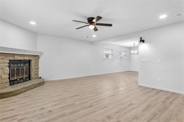 3348 S 82nd East Avenue, Tulsa, OK 74145