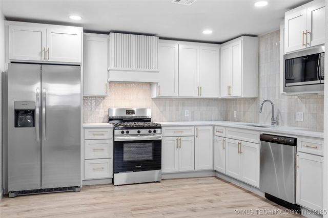 3348 S 82nd East Avenue, Tulsa, OK 74145