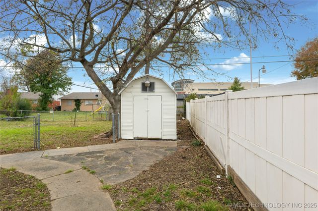 3348 S 82nd East Avenue, Tulsa, OK 74145