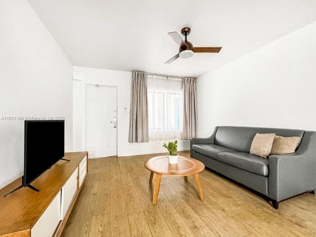 322 Nevada St, Hollywood, FL 33019