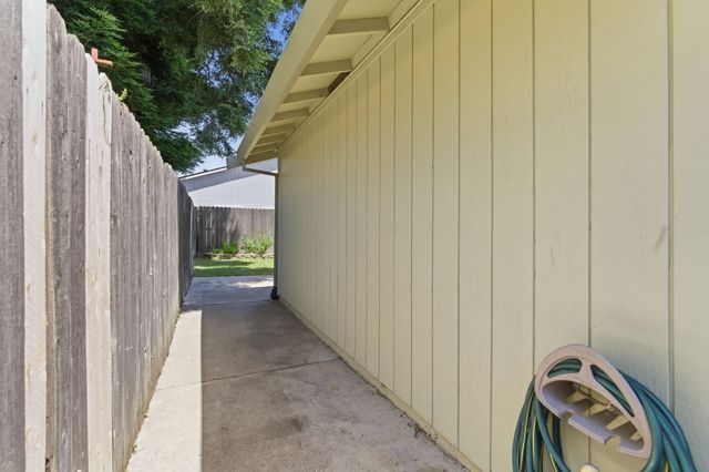 1661 Tourney Way, Sacramento, CA 95833
