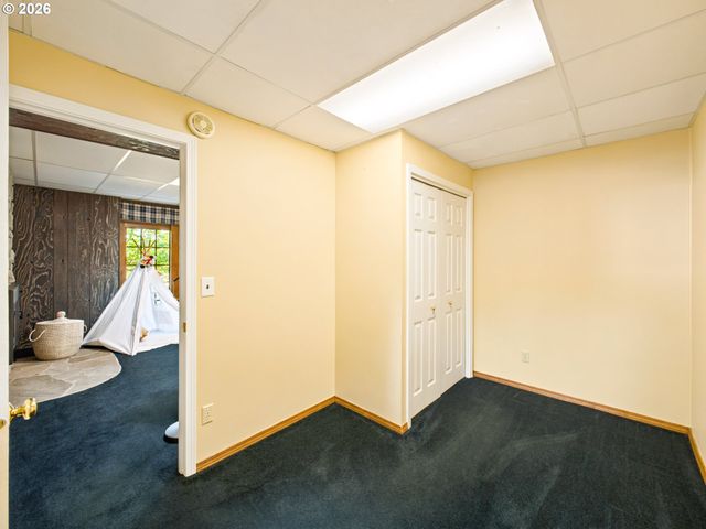 18782 UPPER MIDHILL Dr, West Linn, OR 97068