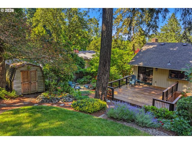 18782 UPPER MIDHILL Dr, West Linn, OR 97068