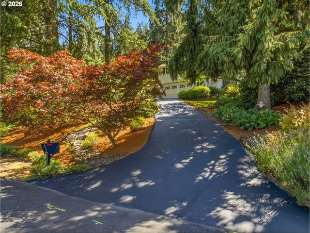 18782 UPPER MIDHILL Dr, West Linn, OR 97068