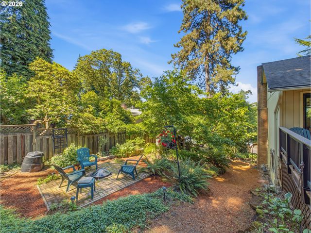 18782 UPPER MIDHILL Dr, West Linn, OR 97068