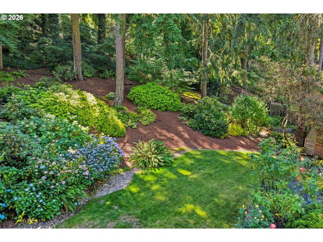 18782 UPPER MIDHILL Dr, West Linn, OR 97068