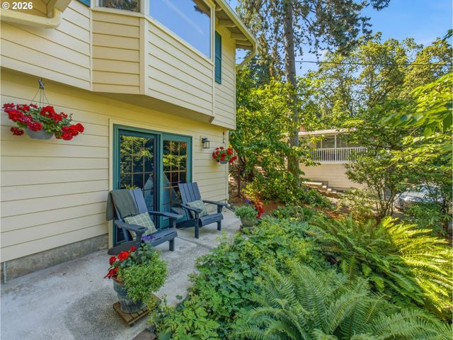 18782 UPPER MIDHILL Dr, West Linn, OR 97068