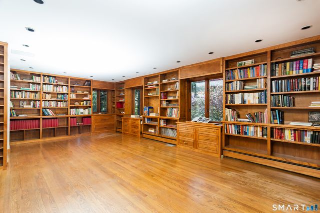 155 Labbance Lane, Fairfield, CT 06824