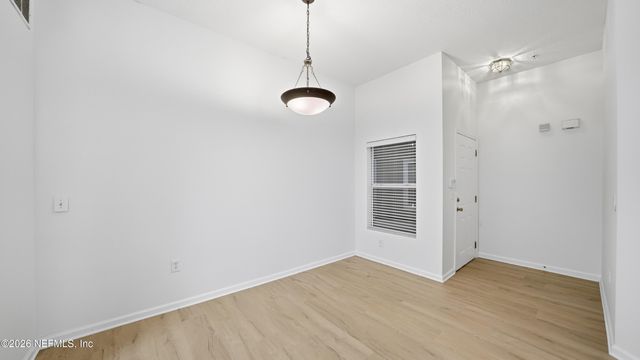 6081 MAGGIES Circle 104, Jacksonville, FL 32244