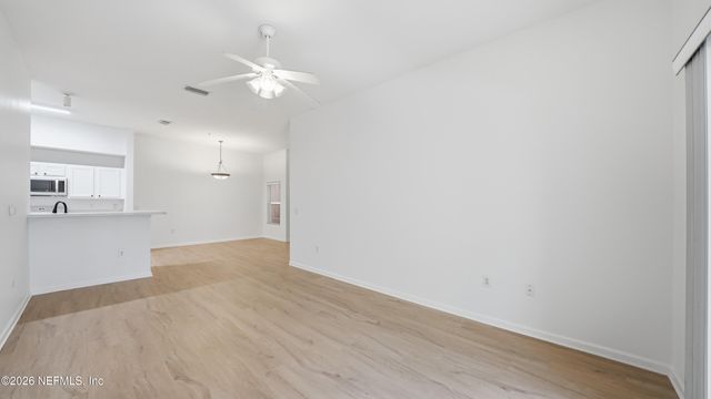 6081 MAGGIES Circle 104, Jacksonville, FL 32244