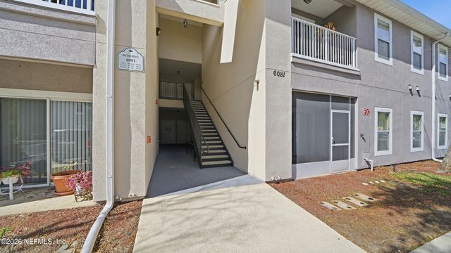 6081 MAGGIES Circle 104, Jacksonville, FL 32244